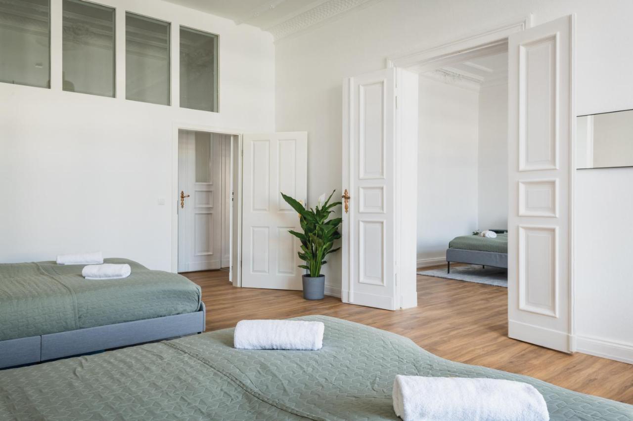 Riesiges Apartment Nahe Kudamm Sehr Schoner Altbau 123M2 Gross 12 Gaste Берлин Экстерьер фото