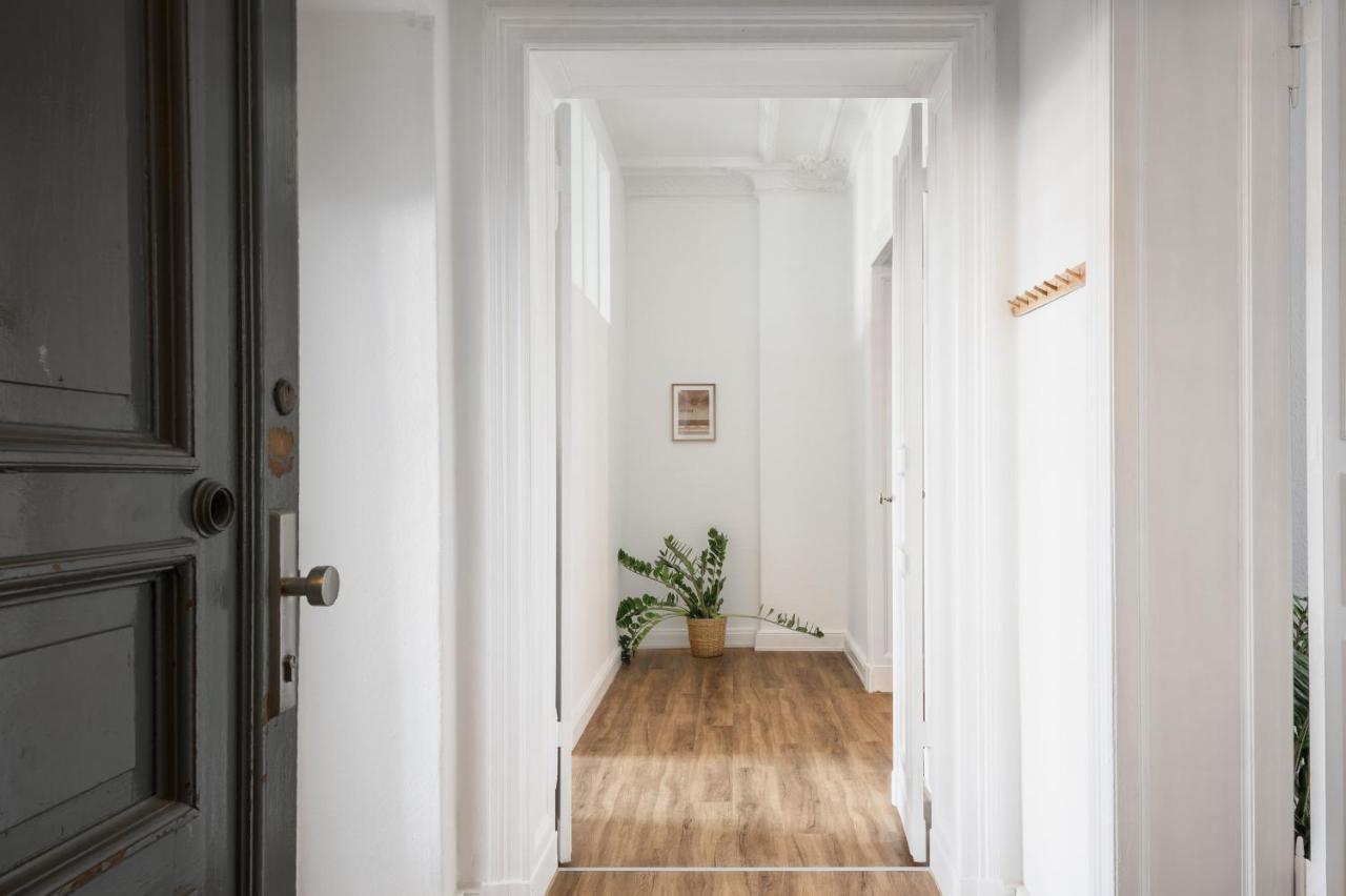 Riesiges Apartment Nahe Kudamm Sehr Schoner Altbau 123M2 Gross 12 Gaste Берлин Экстерьер фото