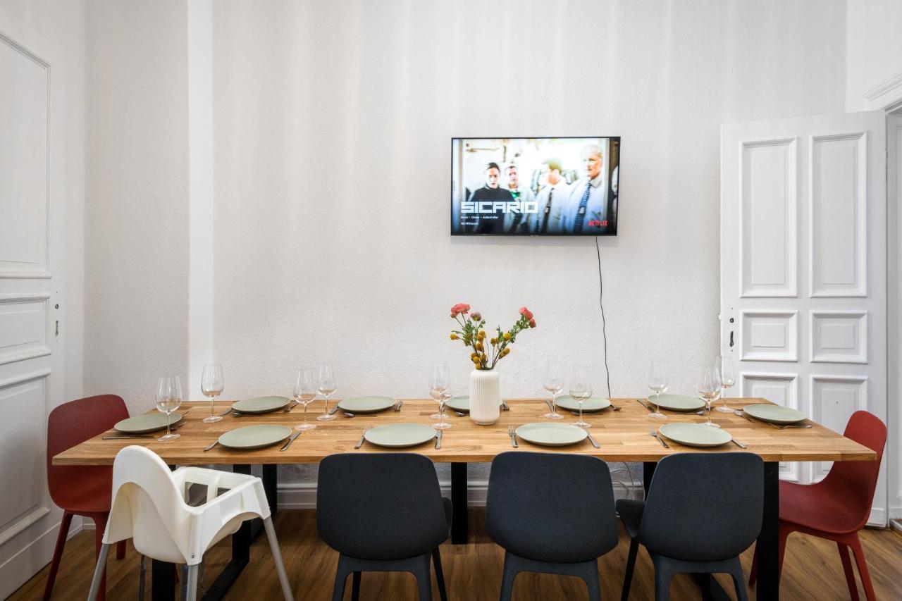 Riesiges Apartment Nahe Kudamm Sehr Schoner Altbau 123M2 Gross 12 Gaste Берлин Экстерьер фото