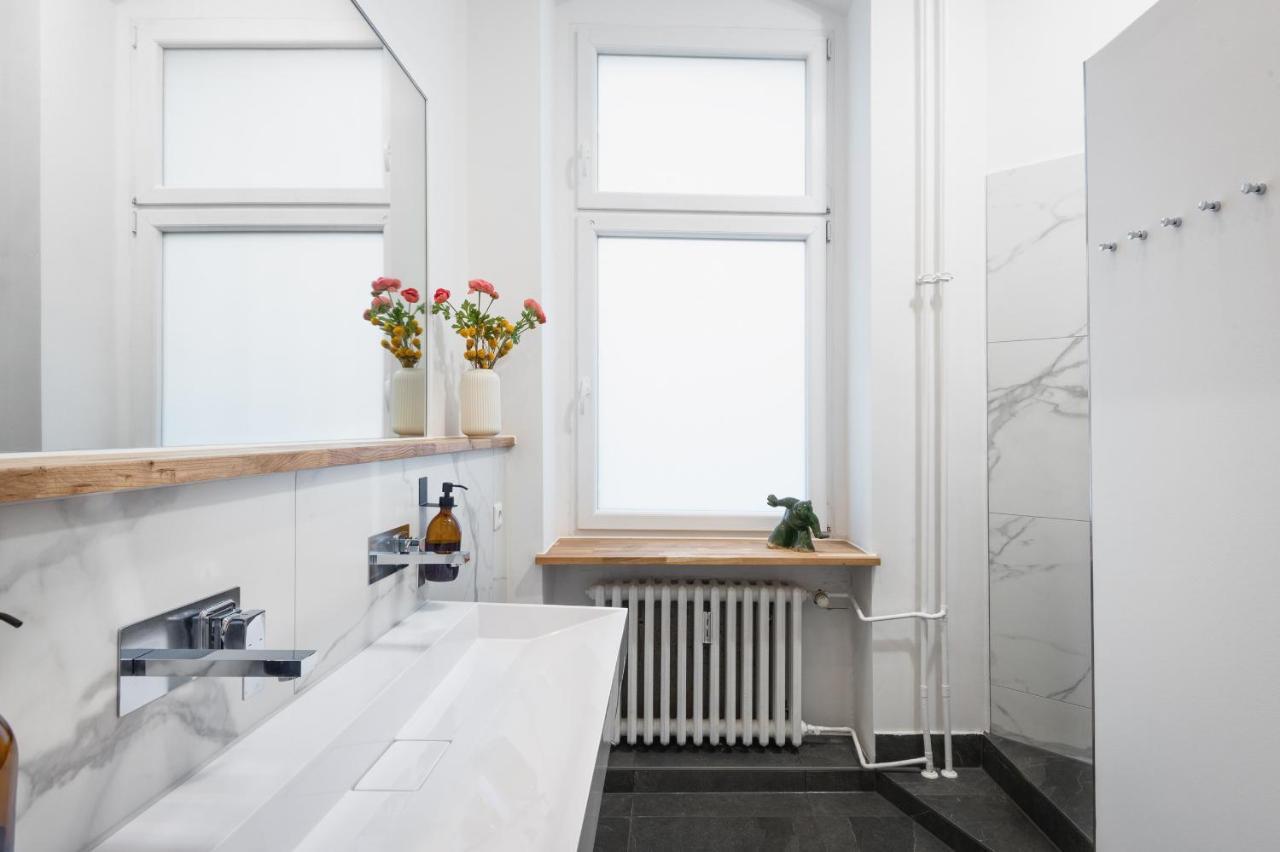 Riesiges Apartment Nahe Kudamm Sehr Schoner Altbau 123M2 Gross 12 Gaste Берлин Экстерьер фото