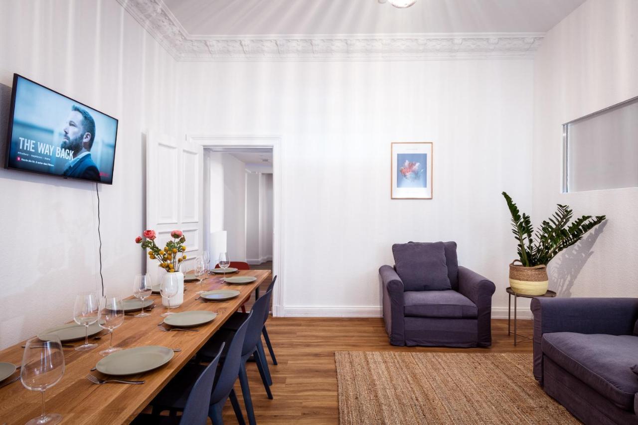 Riesiges Apartment Nahe Kudamm Sehr Schoner Altbau 123M2 Gross 12 Gaste Берлин Экстерьер фото