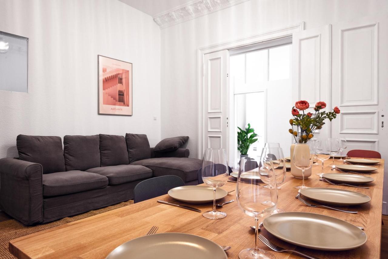 Riesiges Apartment Nahe Kudamm Sehr Schoner Altbau 123M2 Gross 12 Gaste Берлин Экстерьер фото